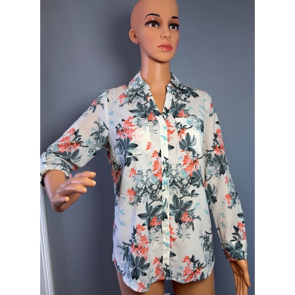 Talbots Nantucket Petite Small Floral Button Shirt Blouse Long Sleeve NWT.